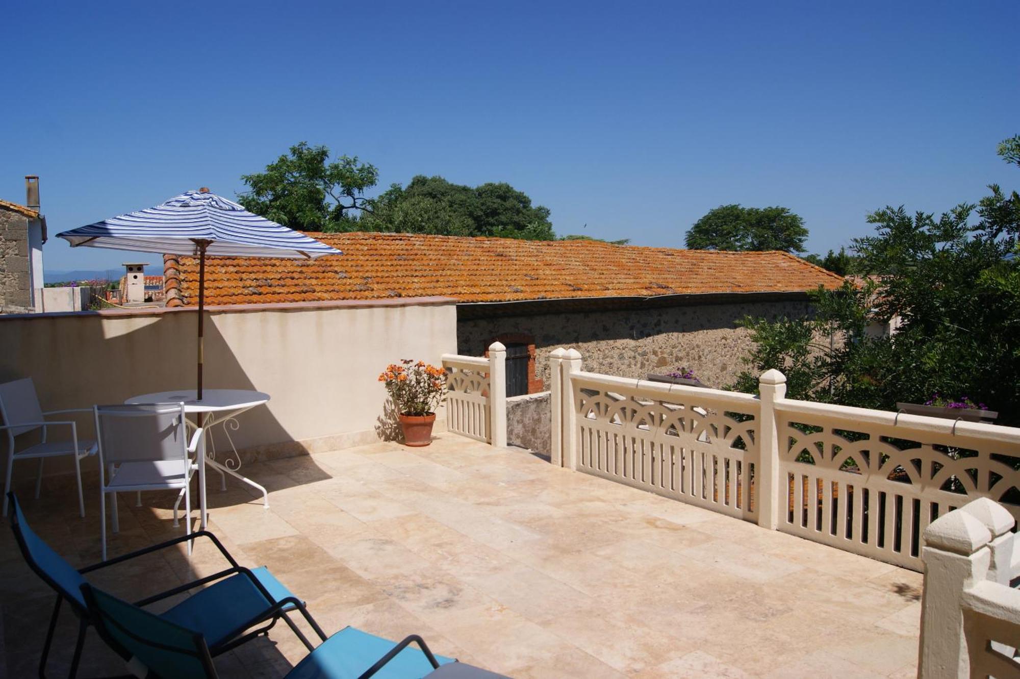 Le Petit Moliere Bed & Breakfast Servian Екстериор снимка