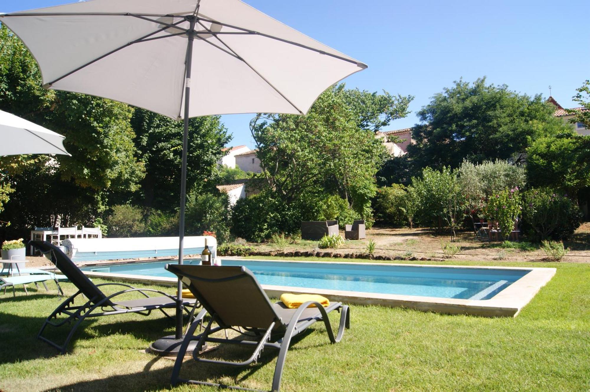 Le Petit Moliere Bed & Breakfast Servian Екстериор снимка