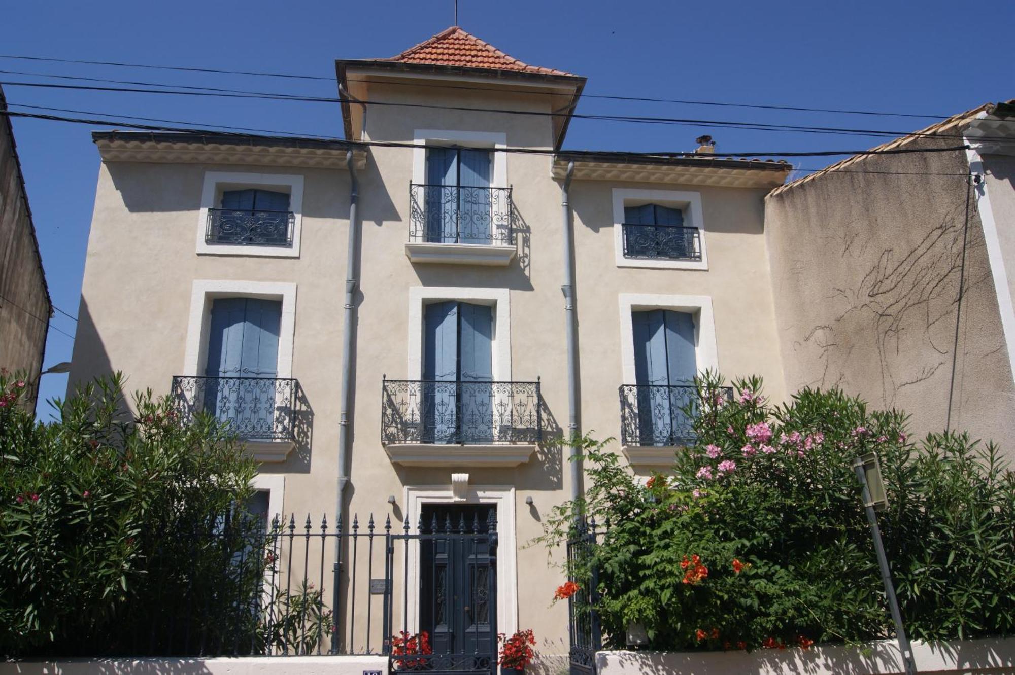 Le Petit Moliere Bed & Breakfast Servian Екстериор снимка